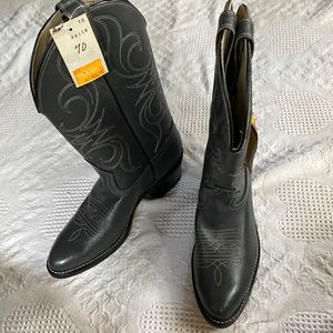 Cowgirl boots size 7